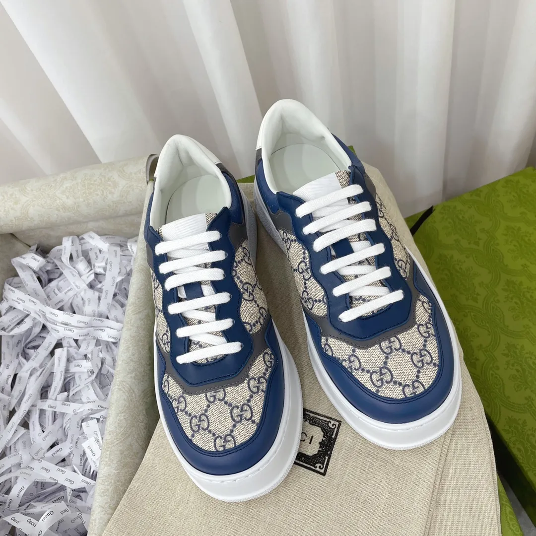 👟👟Ex-factory price 480👟👟Gucci~~New upgraded version, original original color @GG couple's thick-soled shoes...biscuit shoes...white shoes...sneakers...flat shoes...catwalk style: celebrities, Internet celebrities, Xiaohongshu, etc. will definitely plant grass and call❤ Original customized cowhide fabric (classic old floral fabric, perforation, embossing process), the original bottom has a large Gucci Logo, and there is a GG on the heel Logo, 5cm thick sole, classic Gucci webbing... Regular size 35-44
